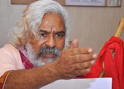 தெலங்கானா புரட்சி பாடகர் கத்தர் உடல் தகனம்