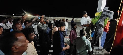 பாஜக அலுவலகத்தில் வைக்கப்பட்டிருந்த பாரத மாதா சிலை நள்ளிரவில் திடீர் அகற்றம்: விருதுநகரில் பரபரப்பு