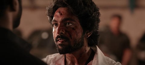 விஜய்யின் ‘யோகன்’... 'பிரதமர்' விஜயகாந்த்... - ஜி.வி.பிரகாஷின் ‘அடியே’ ட்ரெய்லர் எப்படி?