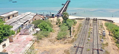 தலைமன்னார் - ராமேசுவரம் இடையே மீண்டும் கப்பல் போக்குவரத்து: துறைமுகத்தை புனரமைக்க இலங்கை அரசு முடிவு