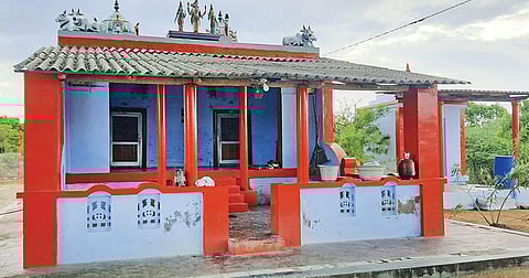 குலசேகரன்பட்டினத்தில் உள்ள ஞானியாரின் ஜீவசமாதி அமைந்துள்ள இடம்.