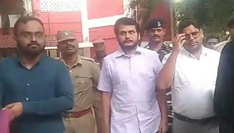 நீதிமன்ற காவல் முடிந்து சென்னை முதன்மை அமர்வு நீதிமன்றத்தில் அமைச்சர் செந்தில் பாலாஜியை அமலாக்கத் துறை அதிகாரிகள் ஆஜர்படுத்தினர்.