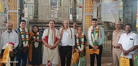 பிரதமர் மோடியின் சகோதரர் மதுரை மீனாட்சி அம்மன், திருப்பரங்குன்றம் முருகன் கோயில்களில் தரிசனம்