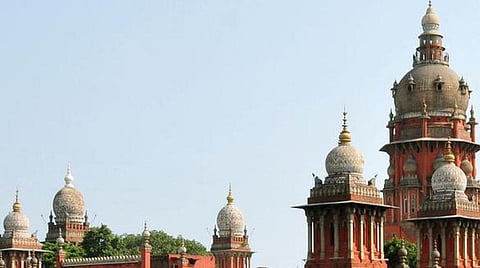 சென்னை | காவல் நிலையத்தில் இளைஞர் மரணம்: ஆய்வாளர் உட்பட 3 பேருக்கு எதிராக நீதிமன்றத்தில் குற்றப்பத்திரிகை தாக்கல்