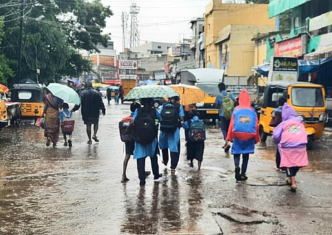 தமிழகம், புதுச்சேரியில் இன்று இடியுடன் மழை வாய்ப்பு