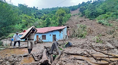 கனமழை, நிலச்சரிவில் சிக்கி இமாச்சலில் உயிரிழந்தோர் எண்ணிக்கை 55 ஆக உயர்வு - உத்தராகண்ட்டில் 3 பேர் உயிரிழப்பு