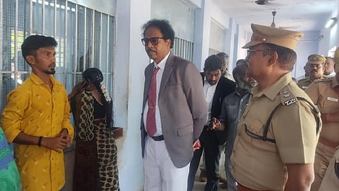 மாணவர்களிடையே சாதி பிரச்சினைகளை தடுக்க சிறப்பு குழு: மாநில மனித உரிமை ஆணைய உறுப்பினர் யோசனை