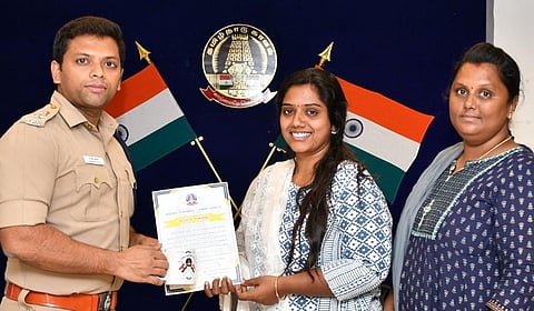 சிசிடிவி கேமரா பொருத்தி குற்றவாளிகளை பிடிக்க உதவியோருக்கு மதுரை எஸ்பி பாராட்டு