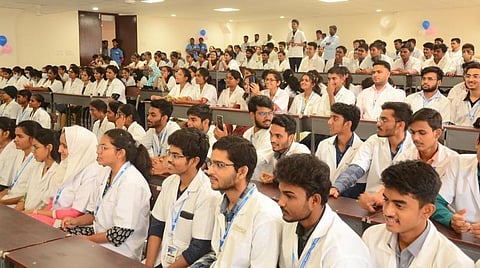 புதிய மருத்துவ கல்லூரிகள் தொடங்க விண்ணப்பிக்கலாம் - தேசிய மருத்துவ ஆணையம் அறிவிப்பு