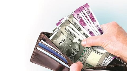 பணமின்றி அசையாது உலகு 12: அவருடைய மொத்த செலவுகளைக் கூட்டிப் பார்த்தேன்