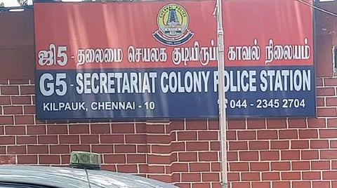 சென்னை | காவலர் மீது தாக்குதல் நடத்திய திமுக பிரமுகர், 2 மகன்கள் மீது போலீஸார் வழக்கு