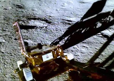 நிலவில் 8 மீட்டர் தூரத்தை கடந்த ரோவர் - இஸ்ரோ அறிவிப்பு