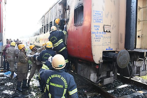 மதுரை சுற்றுலா ரயில் விபத்தில் 9 பேர் பலி; சிலிண்டர் வெடித்ததே காரணம் என ரயில்வே தகவல்