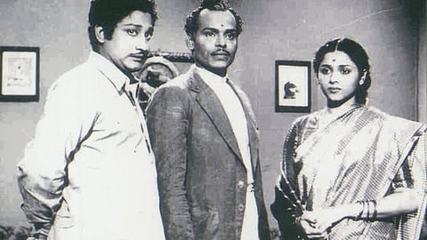 மங்கையர் திலகம்: நீ­லவண்ண கண்ணா வாடா...