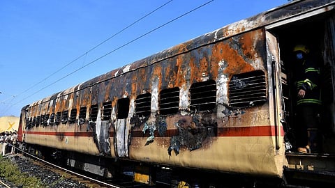 தி விபத்து நேரிட்ட ரயில் பெட்டி