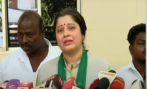 சென்னை காவல் ஆணையர் அலுவலகத்தில் செய்தியாளர்களைச் சந்தித்த நடிகை விஜயலட்சுமி