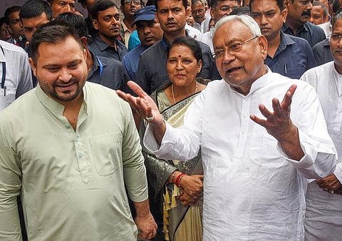 தேஜஸ்வி யாதவ், நிதிஷ் குமார்