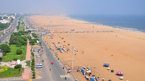 மெரினா கடற்கரையில் கற்சிலை மீட்பு: கோயிலில் திருடப்பட்டதா என போலீஸ் விசாரணை