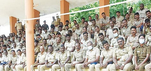 ரத்தினகிரி சிஎம்சி வளாகத்தில் காப்பீட்டு திட்டத்தின் கீழ் முக்கிய சிகிச்சைகள் பெற முடியாமல் தவிக்கும் காவலர்கள்