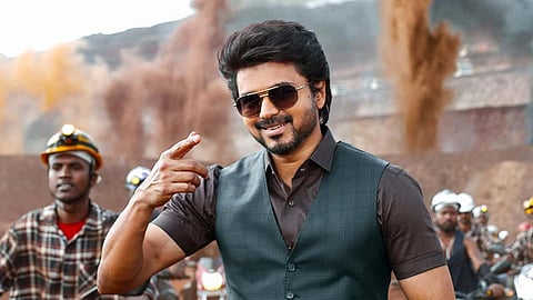 3 வேடங்களில் நடிக்கிறாரா விஜய்?