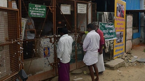 தமிழகம் முழுவதும் டாஸ்மாக் பார்களை மூட நடவடிக்கை எடுக்க உத்தரவிட்ட தனிநீதிபதி உத்தரவு ரத்து: உயர் நீதிமன்றம்