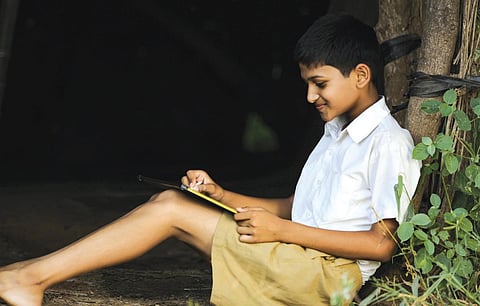 எழுத்தறிவு இலக்கை எட்டுவது எப்போது?