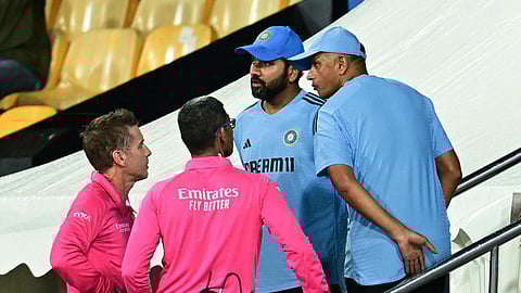 மழையால் ஆட்டம் பாதியில் நிறுத்தம்: இந்தியா - பாகிஸ்தான் போட்டி இன்று தொடர்ந்து நடைபெறுகிறது