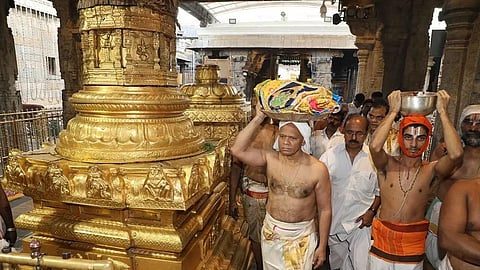 திருமலையில் கோயில் ஆழ்வார் திருமஞ்சனம்