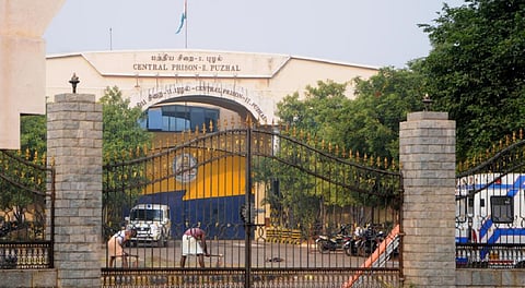 புழல் சிறையில் கைதிகள் மோதல்