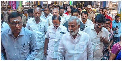 சேலம் கோட்டை மாரியம்மன் கோயில் கும்பாபிஷேக முன்னேற்பாடு திருப்பணிகளை இந்து சமய அறநிலையத் துறை அமைச்சர் சேகர்பாபு  ஆய்வு செய்தார்.
