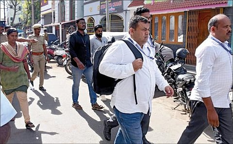 தமிழகத்தில் 26 இடங்களில் என்ஐஏ ரெய்டு - கோவை கார் குண்டு வெடிப்பு தொடர்பாக சோதனை