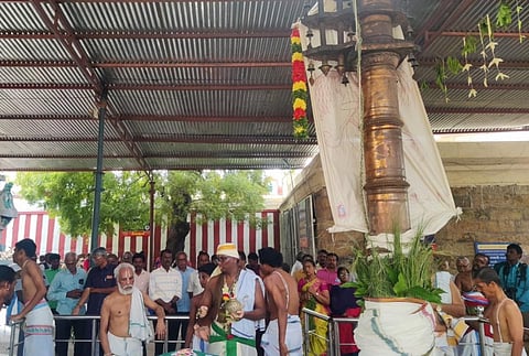 மதுரை தல்லாகுளம் பிரசன்ன வெங்கடாசலபதி கோயிலில் இன்று புரட்டாசி பெருந்திருவிழா கொடியேற்றம் நடைபெற்றது