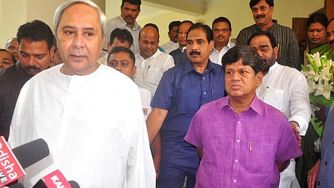 நவீன பட்நாயக் உடன் சவுமியா ரஞ்சன்