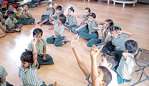 விரலோடு விளையாடு...