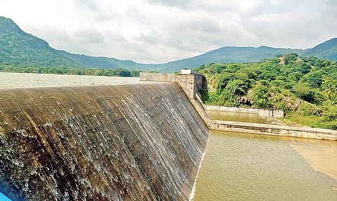 கனமழை காரணமாக திருப்பத்தூர் ஆண்டியப்பனூர் அணை முழுமையாக நிரம்பி உபரிநீர் வெளியேறி வருகிறது.
