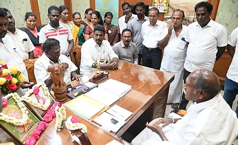 புதுச்சேரி முதல்வர் ரங்கசாமியுடன் பேச்சுவார்த்தை