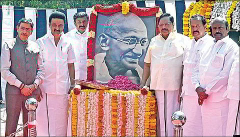 மகாத்மா காந்தி 155-வது பிறந்தநாள்: ஆளுநர், முதல்வர், தலைவர்கள் மரியாதை