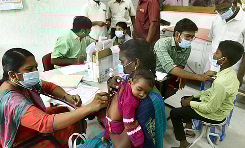 காய்ச்சல் பாதிப்புகளை கட்டுப்படுத்த வீடு, வீடாக சென்று கண்காணிக்க உத்தரவு