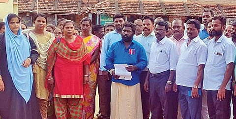 திருப்பத்தூர் அருகே விஏஓ மீது தாக்குதல்: குற்றவாளிகளை கைது செய்ய கோரி போராட்டம்