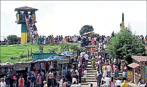 பருவமழைக் காலத்தில் கோடையை மிஞ்சும் வெயில்: கொடைக்கானலில் குவிந்த சுற்றுலா பயணிகள்