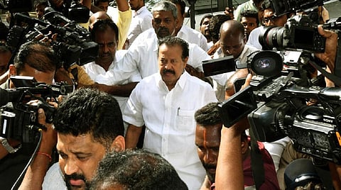 பொன்முடி விடுதலையை எதிர்த்து தாமாக முன்வந்து எடுக்கப்பட்ட வழக்கு விசாரணை தள்ளிவைப்பு