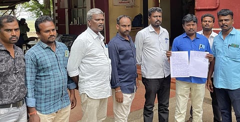 ‘பழநியில் மண் திருட்டை தடுத்த கிராம நிர்வாக அலுவலர்களை கொல்ல முயற்சி’ - போலீஸில் புகார்