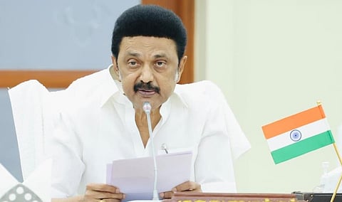 பத்திரிகைகளை படிப்பதே முதல் ‘டியூட்டி’ - ஆட்சியர்களுக்கு முதல்வர் அட்வைஸ்