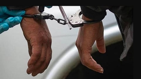 கணவர் குடும்பத்தில் 5 பேரை விஷம் வைத்துக் கொன்ற வழக்கு: மனைவி உட்பட 2 பெண்களை கைது செய்தது போலீஸ்