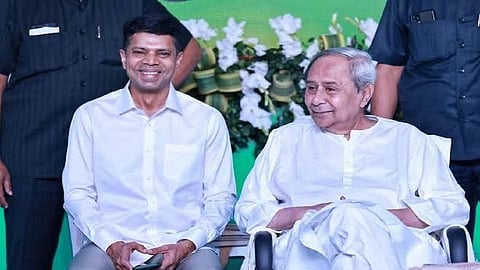 வி.கே.பாண்டியன் மற்றும் ஒடிசா முதல்வர் நவீன் பட்நாயக்
