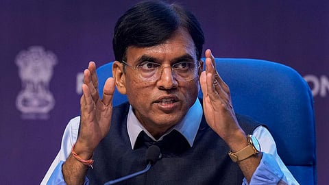 கரோனா பாதித்தவர்கள் கடும் வேலைகளை தவிர்க்க வேண்டும்: மத்திய அமைச்சர் வலியுறுத்தல்