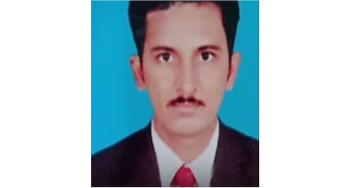 சங்குப்பட்டி ஊராட்சித் தலைவர் ராதா