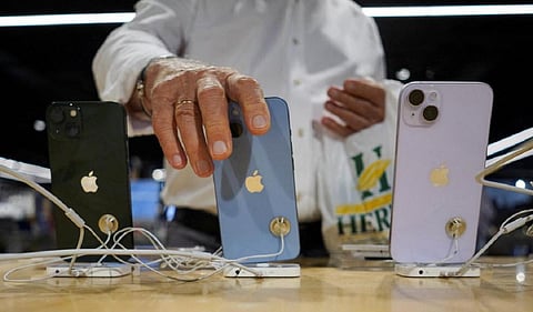 ஹேக்கிங் விவகாரம்: அரசு ‘தொடர்புடைய’ ஆதாரங்களைக் கேட்டு ஆப்பிள் நிறுவனத்துக்கு மத்திய அரசு நோட்டீஸ்