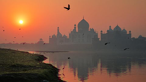 தாஜ்மஹாலை கட்டியது ஷாஜகானா, ராஜா மான்சிங்கா? - ஆய்வு நடத்த டெல்லி ஐகோர்ட் உத்தரவு