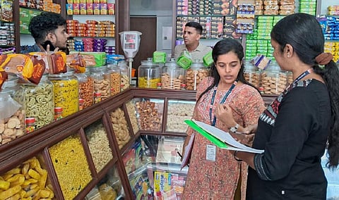 இனிப்பு - காரங்கள் தயாரிப்பில் செயற்கை நிறமூட்டிகள் சேர்த்தால் கடும் நடவடிக்கை: உணவு பாதுகாப்புத் துறை எச்சரிக்கை